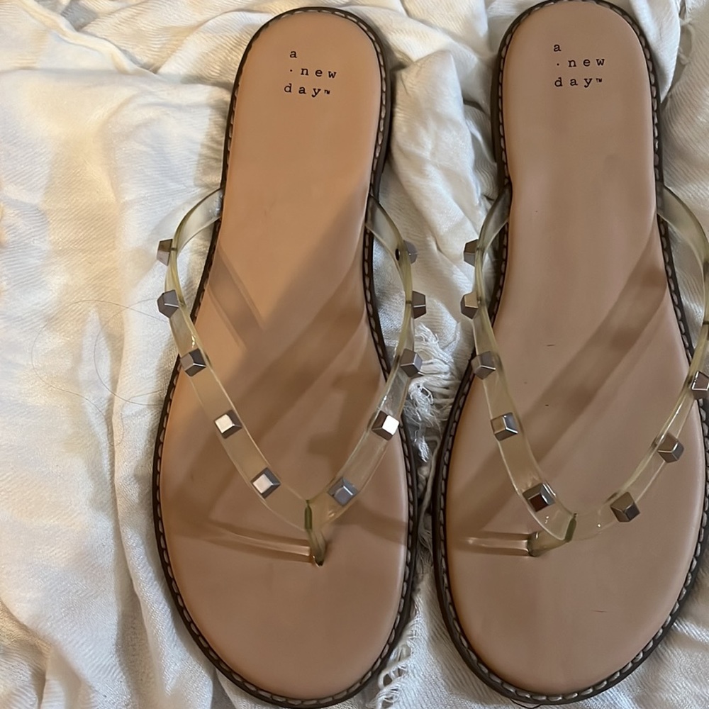 Cute clear flip-flops - Picture 2 of 6